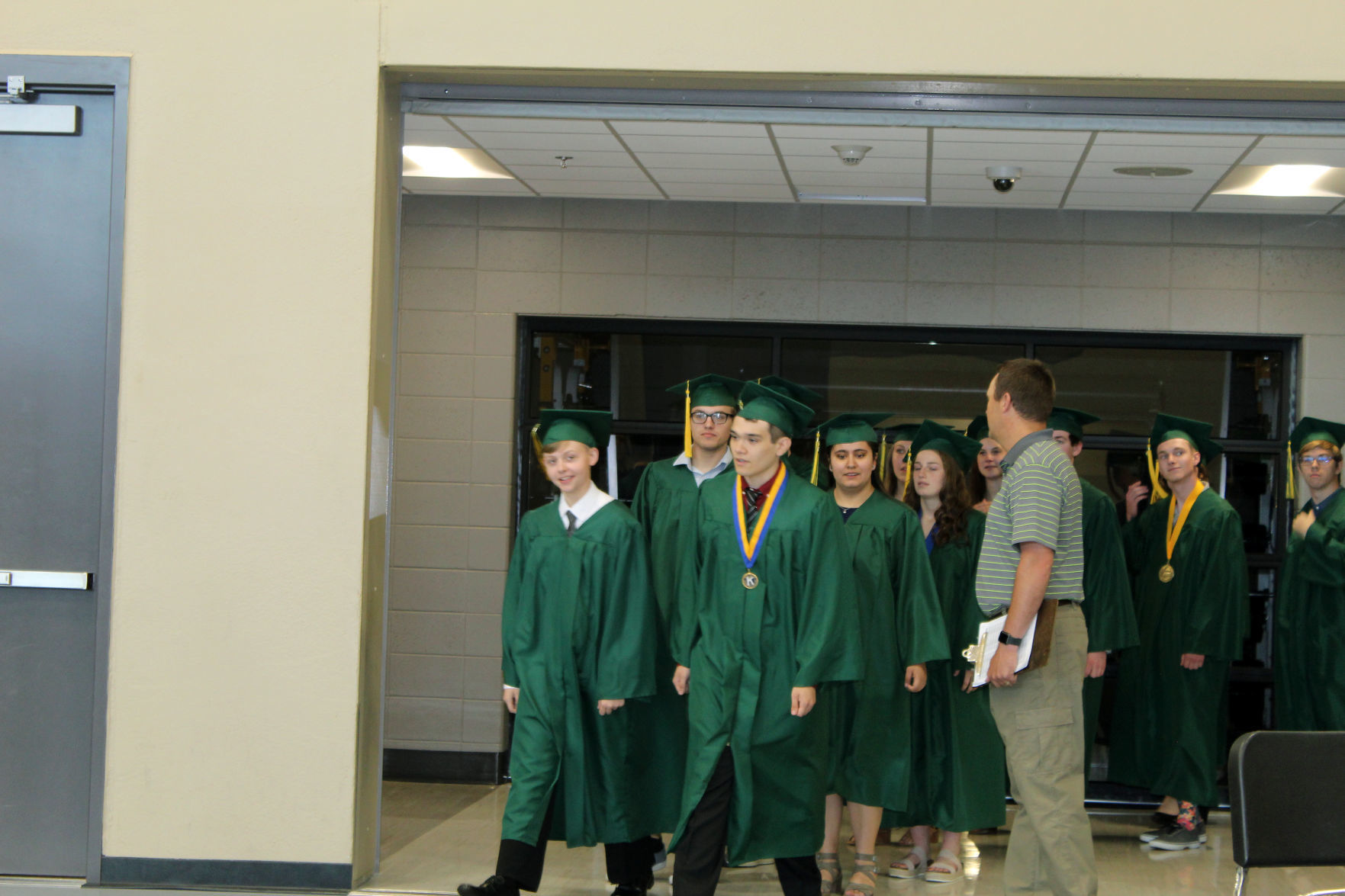 060219-ctzn-news-bd-grad010.jpg